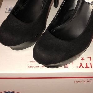 Very Loved Used JLo Black Platform High Heels